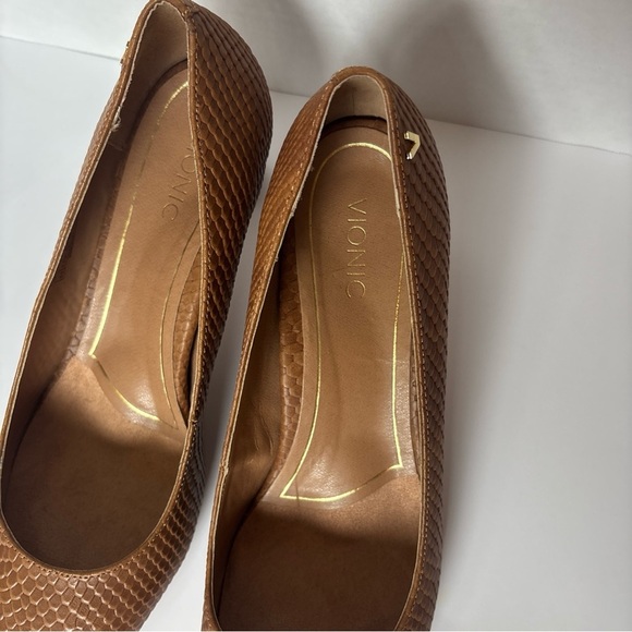 Vionic Women's Madison Mia Brown Snakeskin Embossed Heels Womens 9.5 NWOT - Picture 9 of 10